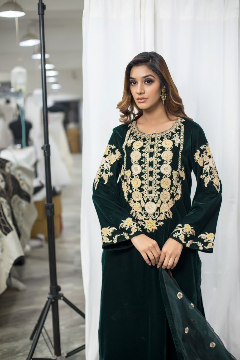 Velvet suit set adorned with zari and appliqué work and paired with organza Dupatta - samantchauhan Apparel & Accessories