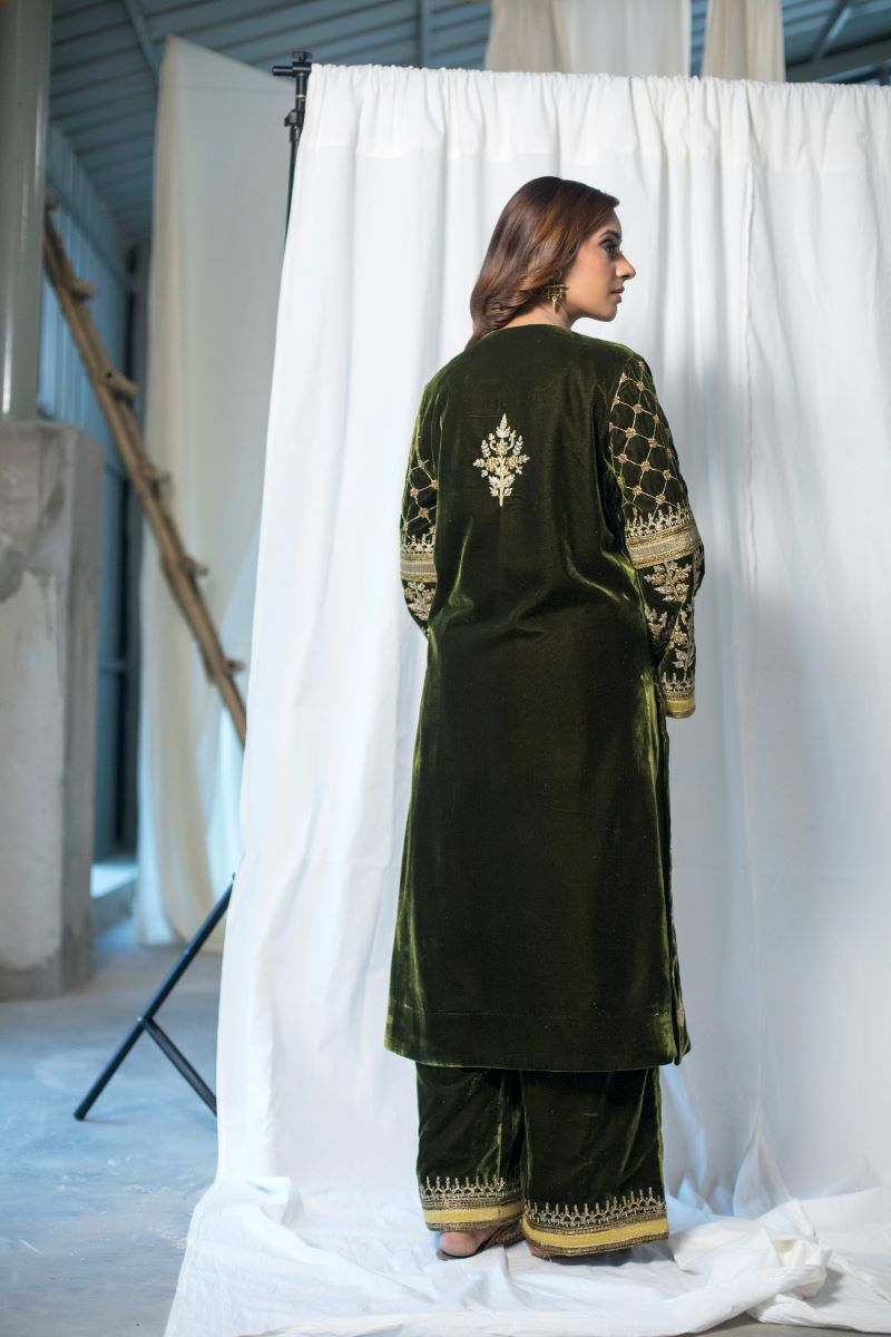 Velvet suit set adorned with zari and appliqué work and paired with organza Dupatta - samantchauhan Apparel & Accessories