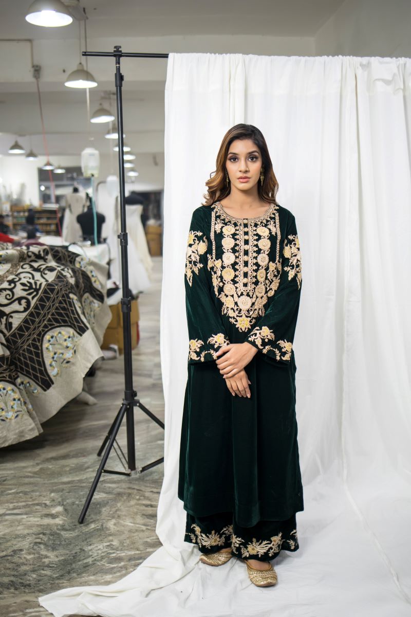 Velvet suit set adorned with zari and appliqué work and paired with organza Dupatta - samantchauhan Apparel & Accessories