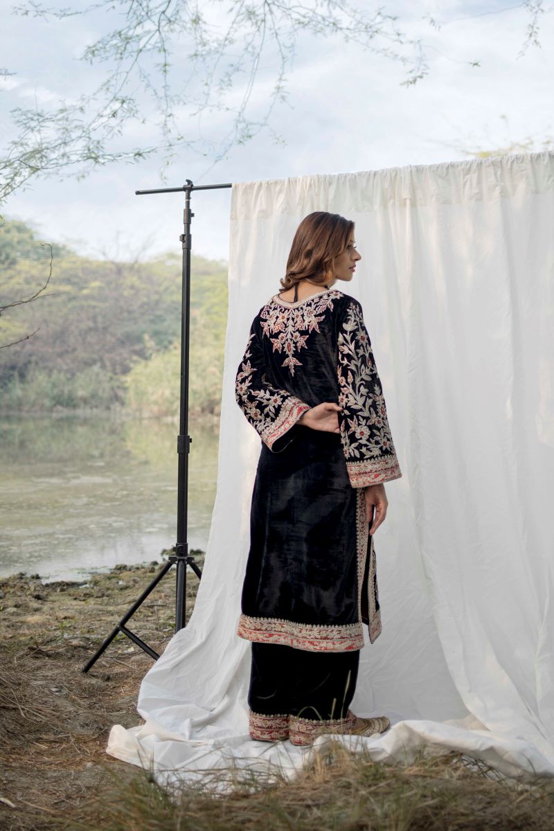 Velvet suit set adorned with zari and appliqué work and paired with organza Dupatta A - samantchauhan Apparel & Accessories