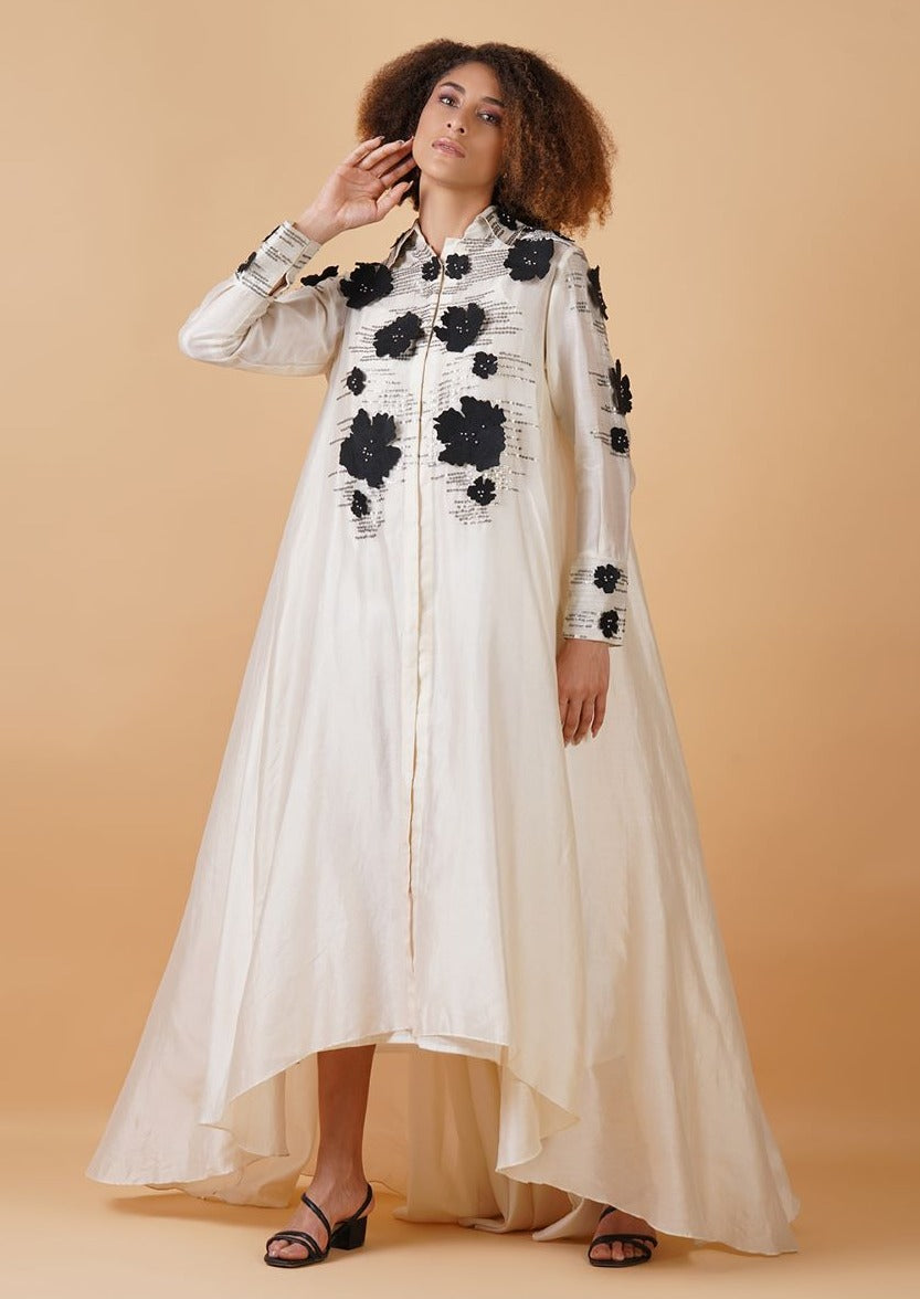 Here is Featured as glazy kaftan cotton silk dress that has collared neck